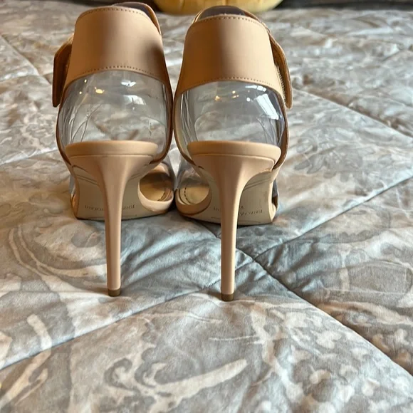 NWT Enzo Angiolini two-tone heel. - Picture 4 of 8